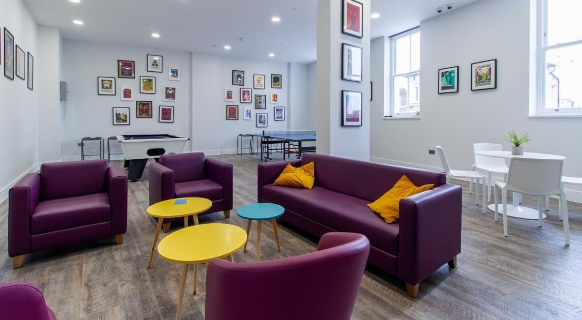 Stunning Modern At Seven Sisters Located In Londra